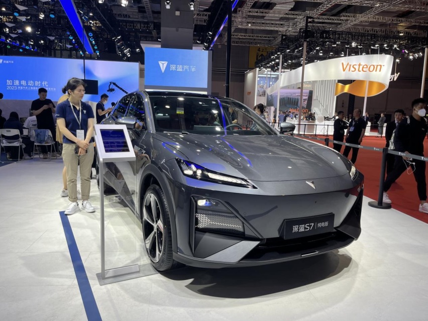 深蓝S7车展首秀！三种动力，竞争比亚迪、特斯拉的中型SUV