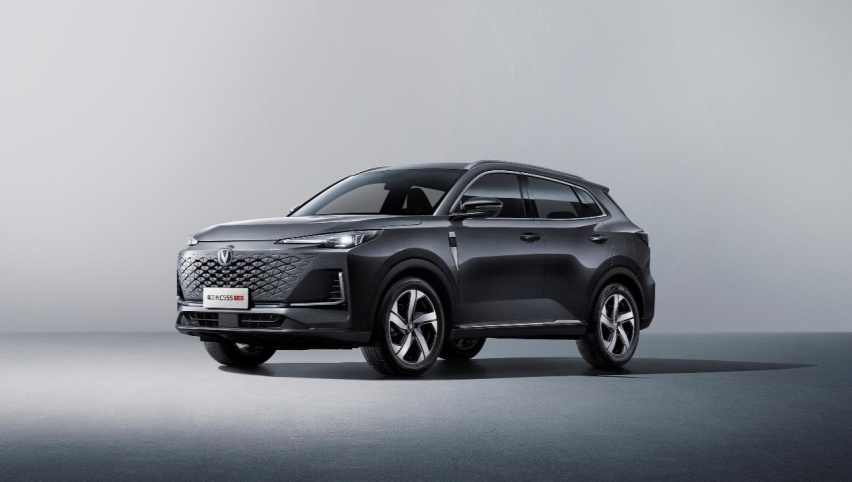 10万级家用精品SUV 第三代CS55PLUS进阶上市