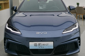 12.89万起，闪充+云辇-C，新款海豹06GT是年轻人的“第一台GT