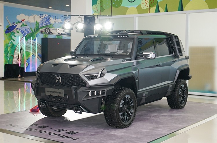 剑指仰望？东风高端硬派越野SUV，预计售价超70万！
