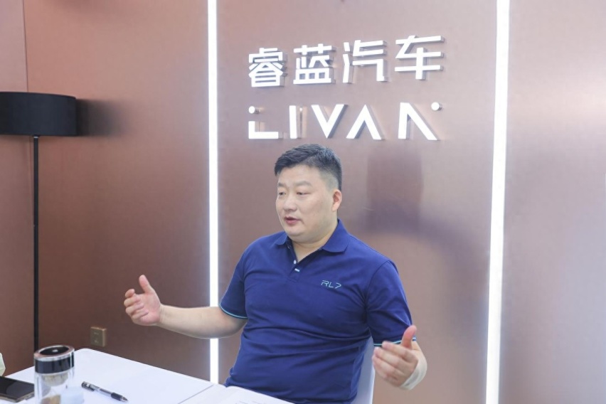 一支奇兵建制成军，产品力即是战斗力，睿蓝和谁在一起