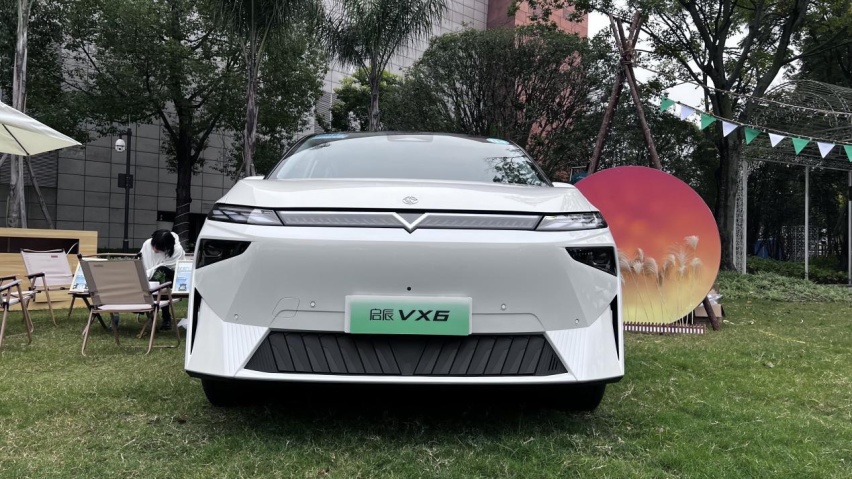 座椅靠背还能这么玩儿？启辰VX6空间超大又有趣，一试就心动
