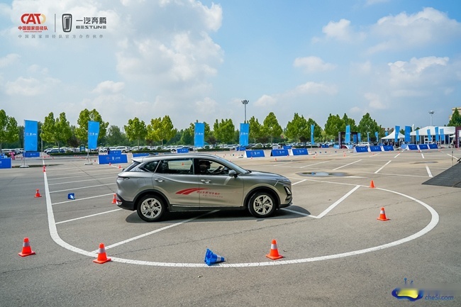 奔腾T90汽车运动会“燃擎”开幕 10万级家用SUV的“用心之作”