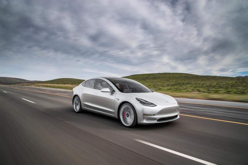 连宝马3系都要玩纯电动了，Model 3还会是唯一的选择？