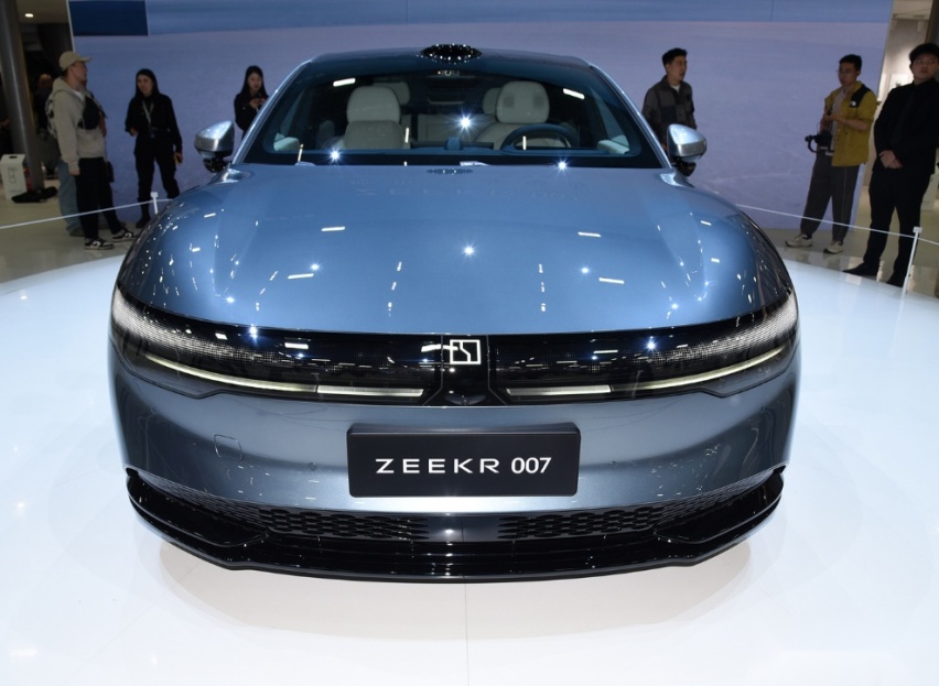 特斯拉Model 3迎来强敌，续航达870km，2.84秒破百