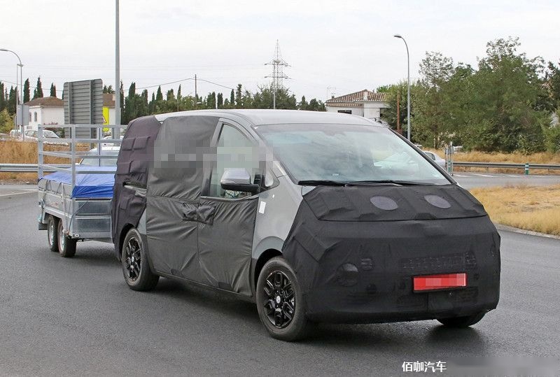 Hyundai-H1-Starex-7.jpg