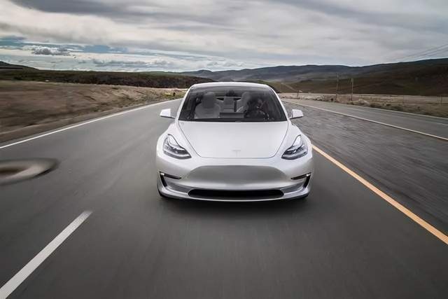 电动汽车=保值率差？特斯拉可能会颠覆你的三观