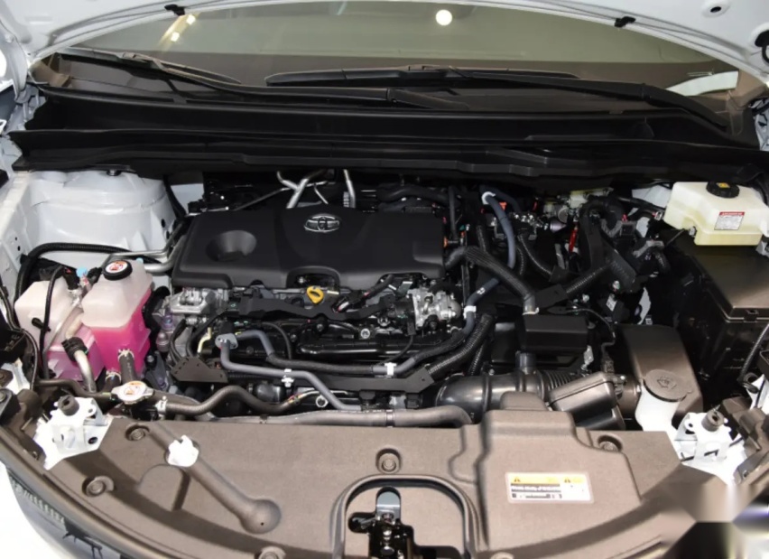 广汽丰田赛那正式上市，百公里油耗5.3L，起售价30.98万
