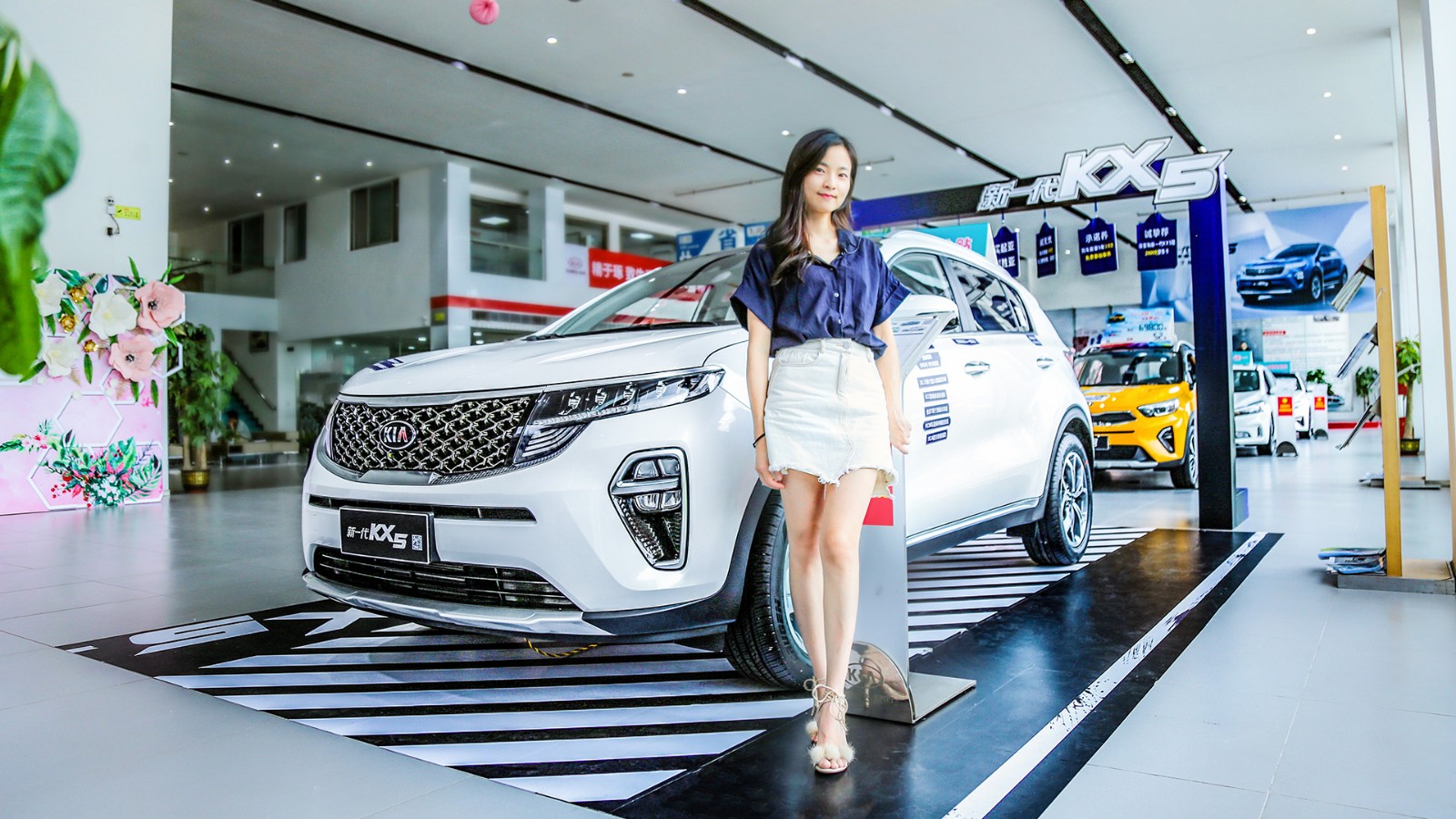 nϵ܇һ  Ů񾧵wȫһKX5