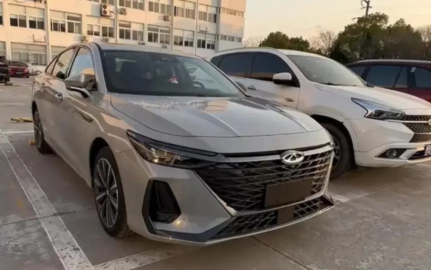 【e汽车】全新艾瑞泽8 GT实车谍照曝光