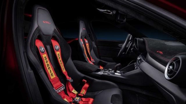 阿尔法·罗密欧Giulia GTA/GTAm官图发布