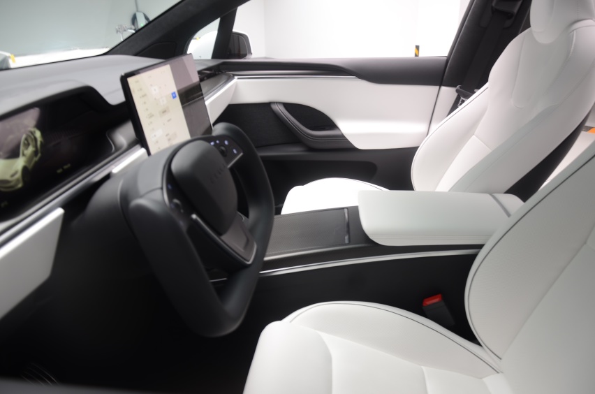 静态感受特斯拉Model S Plaid，静若处子的极简，动如脱兔的张