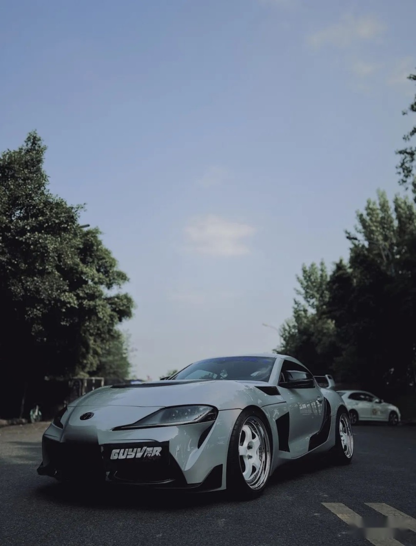 满是碳纤维件的丰田Supra，为了一套轮毂而舍去Endless刹车