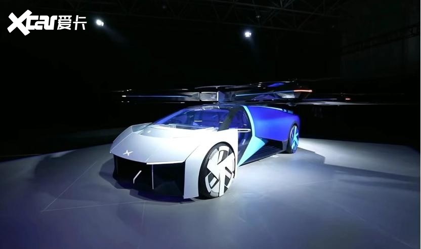 小鹏汽车科技日:推出可量产飞行汽车,人形机器人