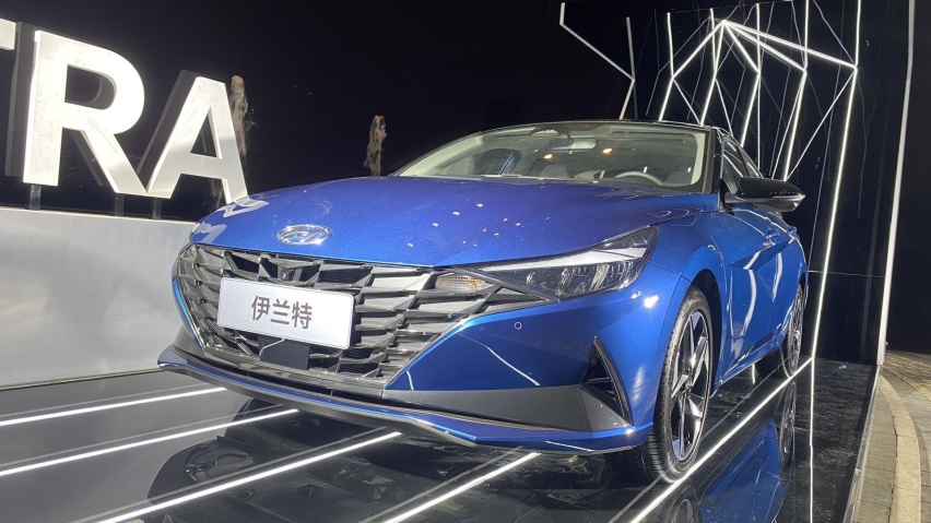不装了摊牌了 伊兰特可真能骗人 这百公里油耗由4.9L？