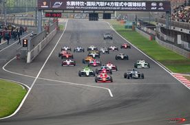 对话陈誉齐父子：从卡丁车到F4冠军，热爱与支持的双向奔赴