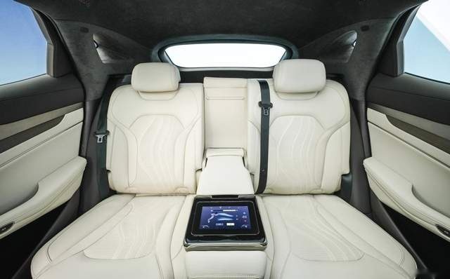 接棒特斯拉Model Y？全新腾势N7上市，四款车型哪款更值得入手？