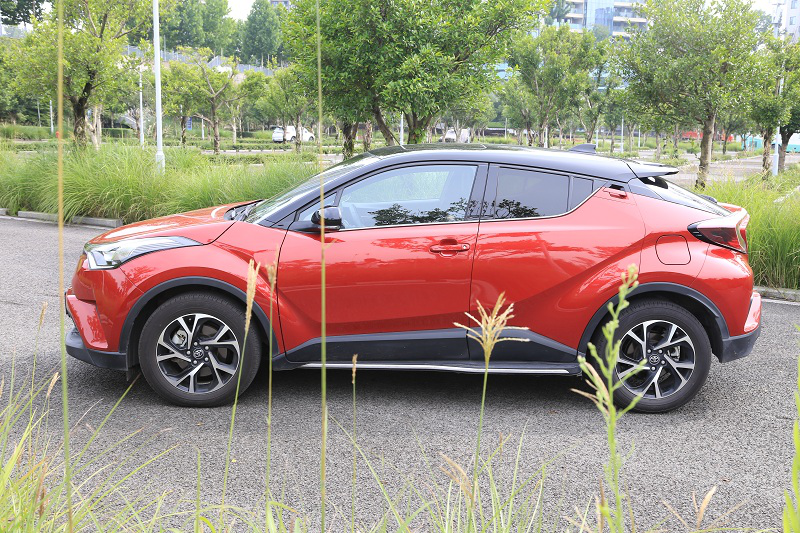 ײɫ+C-HR˶