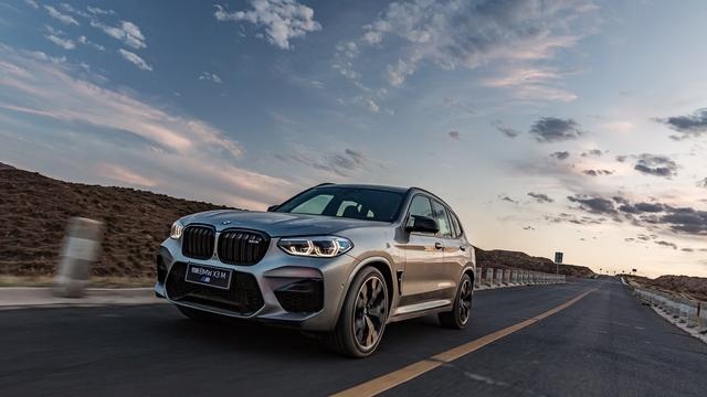 沙上的华尔兹 BMW X3 M和BMW X4 M西区塞北探享