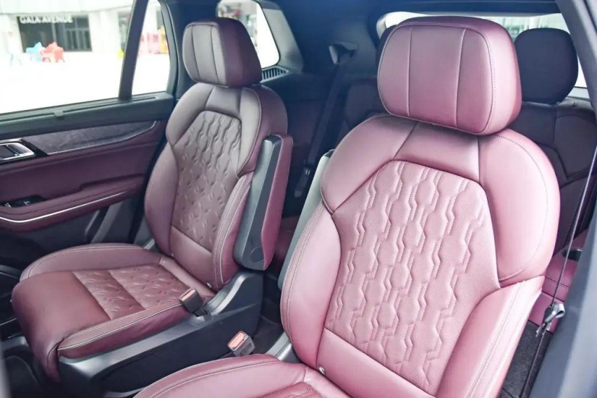 30万你能买到块头最大的4款SUV，车长超5米，6/7 座任选