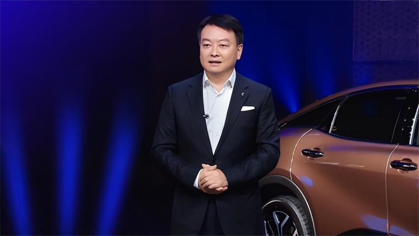 2.4T+6AT，或29万起，丰田皇冠入华，要长这样还是别复活了！