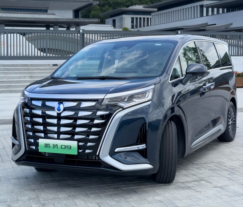 高端国产MPV进入“三国”时代，GM8、腾势D9、极氪009该选谁？