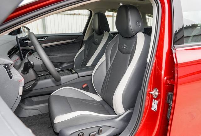 轴距比特斯拉Model 3还长，大众重磅纯电轿车上市，能成销量担当吗？