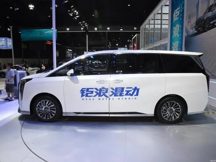 大涨9万，售价虚高？广汽传祺M8宗师系列车型亮相天津车展