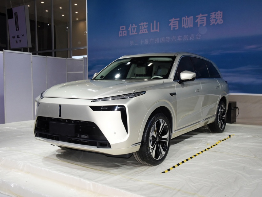 理想L8，终于“活”成了汉兰达的样子
