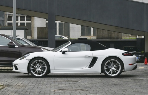何为经典跑车？捷豹F-TYPE 75周年典藏版VS保时捷718