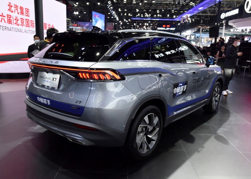 北汽要是认真造车，还是能像模像样的，X7 PHEV要18万起