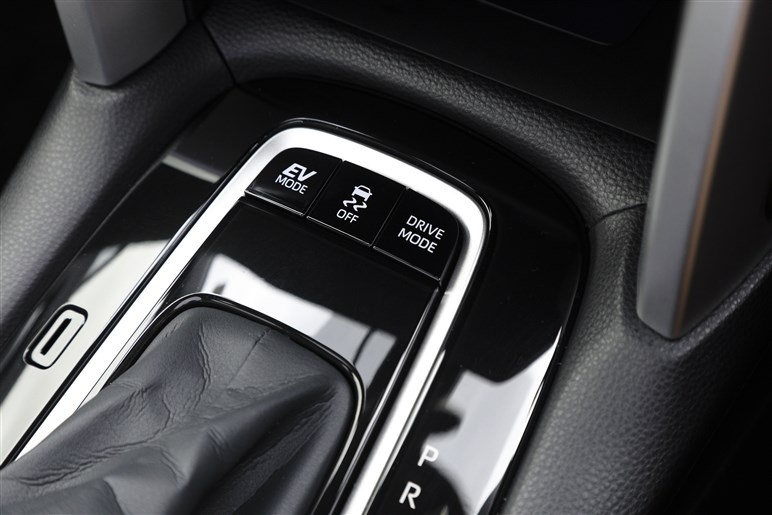 1.8L混合动力卖17万的丰田SUV，图解丰田卡罗拉CROSS