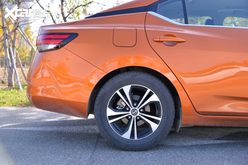 场爷撩车:开全新轩逸尽量不要浪,它是为舒服而生的优质家用车