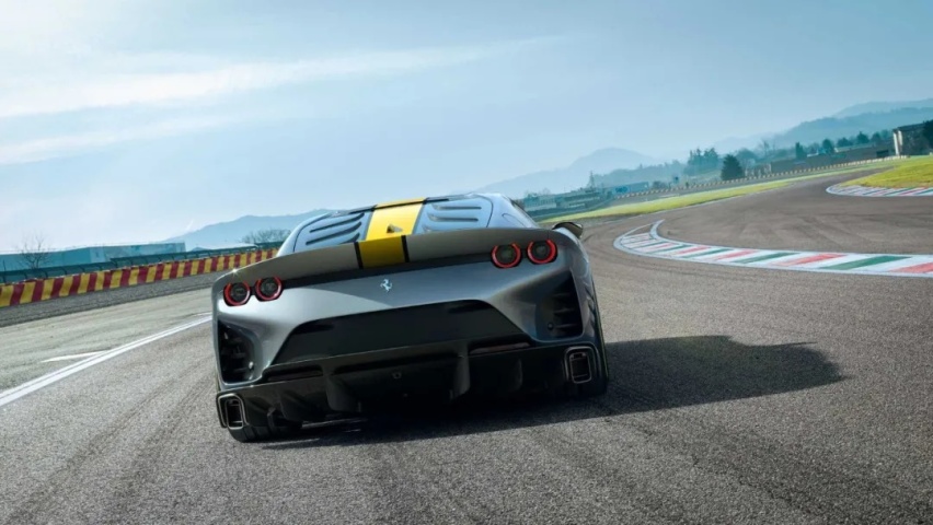 法拉利812高性能特别版或命名competizione