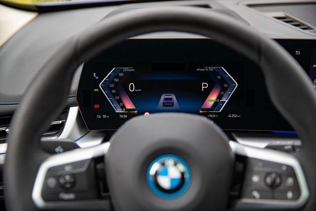 2023创新纯电动BMW iX1西区黔东南灵感之旅驭电启程