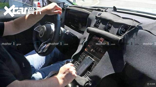 AMG C63明确四缸混动,内饰升级,全新奔驰C级旅行车谍照