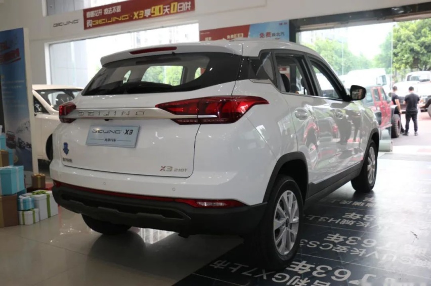 时尚于形、务实于心,探店解读首辆车佳选BEIJING-X3
