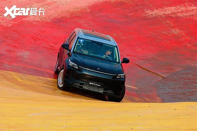 电混四驱/230km纯电续航，第三代蓝电E5 PLUS上市11.98万