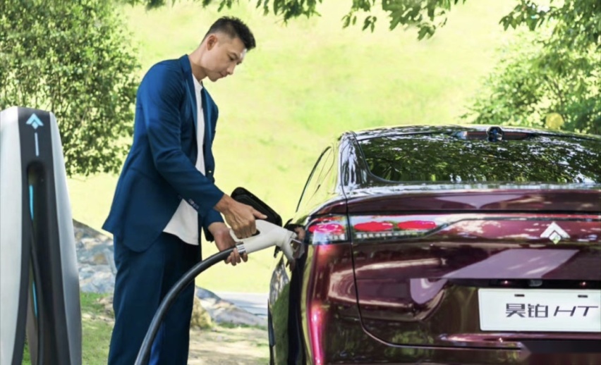 Model X平替！中大型纯电SUV昊铂HT预售价22万？
