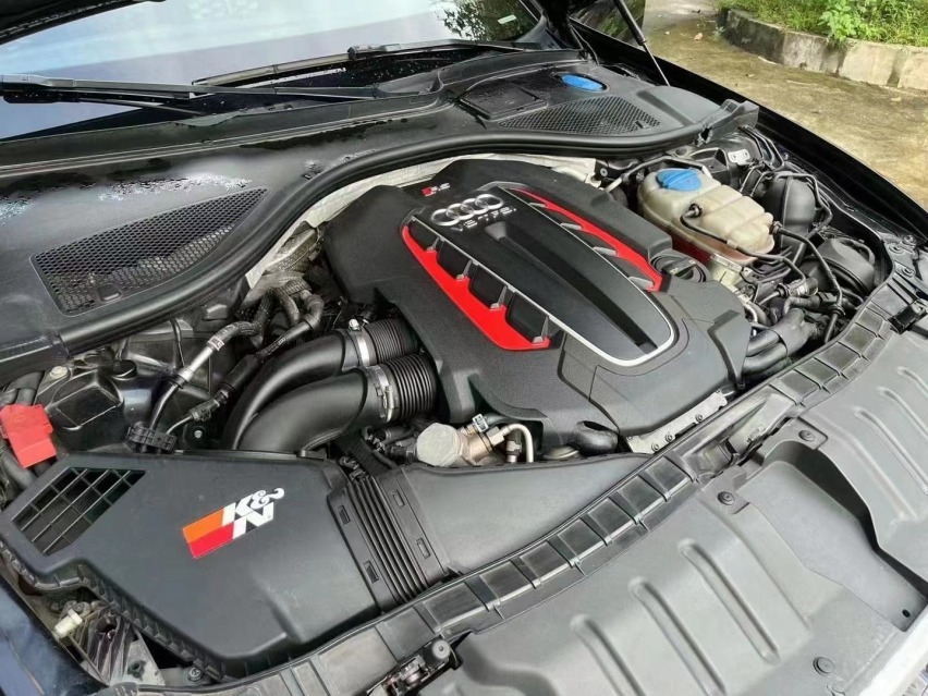 16款奥迪RS6仅售41万，4.0T V8的强悍性能，屠牛宰马，小菜一