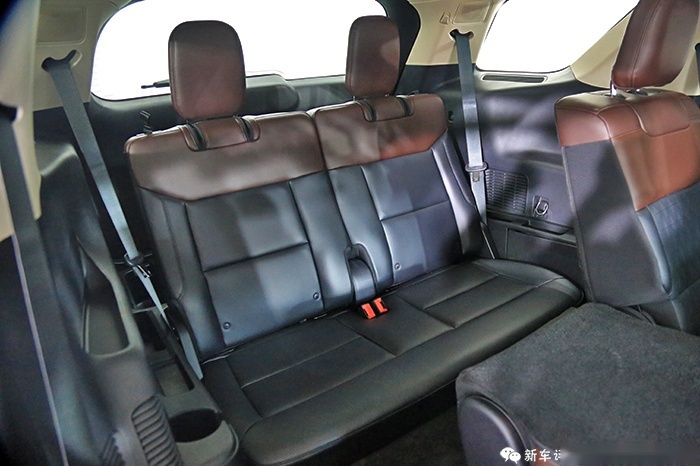 全新探险者实拍：30多万的纵置后驱中大型SUV，还有谁？