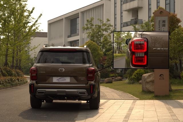 硬派运动中型SUV,最大252马力,20万内入顶配,实拍广汽传祺GS8S