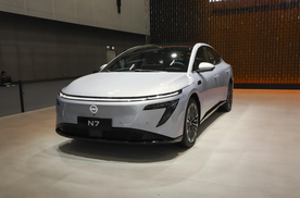 轴距更长 + 充电更快！纯电三强对决，N7青春版质价比杀疯了