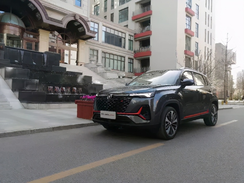 试驾全新CS35PLUS，体验长安为新世代打造的人生第一台车
