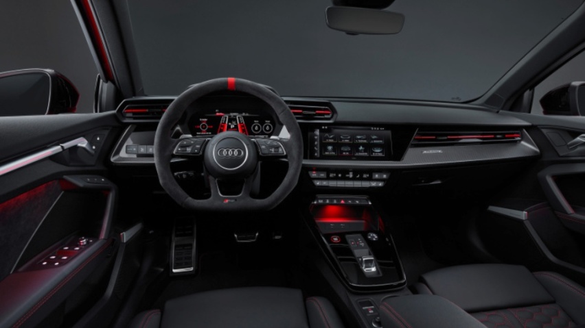 全新奥迪RS 3对AMG A 35 L:贵有贵的道理