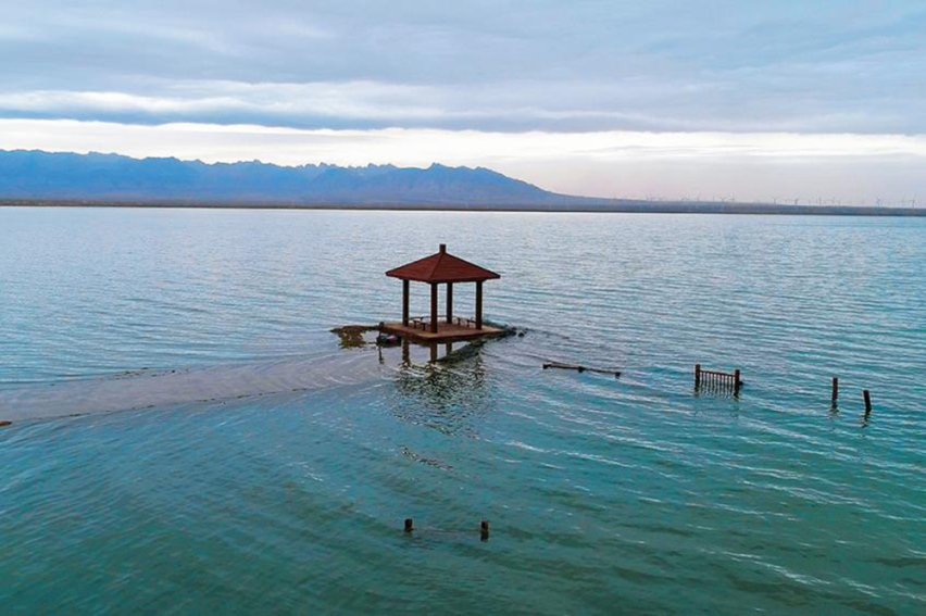 坦克300环青海Day2：体验水天一线的“双湖”，小柴旦救援BJ40！
