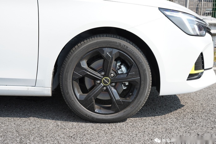 这辆十万轿车8.3秒加速要干翻思域？