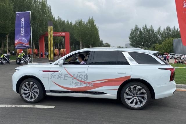 尺寸超宝马X7的纯电SUV，红旗E-HS9有多少亮点？