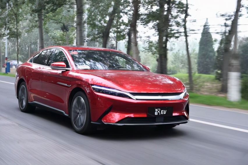 标准续航汉EV挑战低配Model 3，谁才是20万级别纯电家轿的王者？