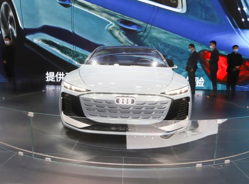 奥迪又将国产一台新车，长4.96米，不足4秒破百，还配22英寸轮毂